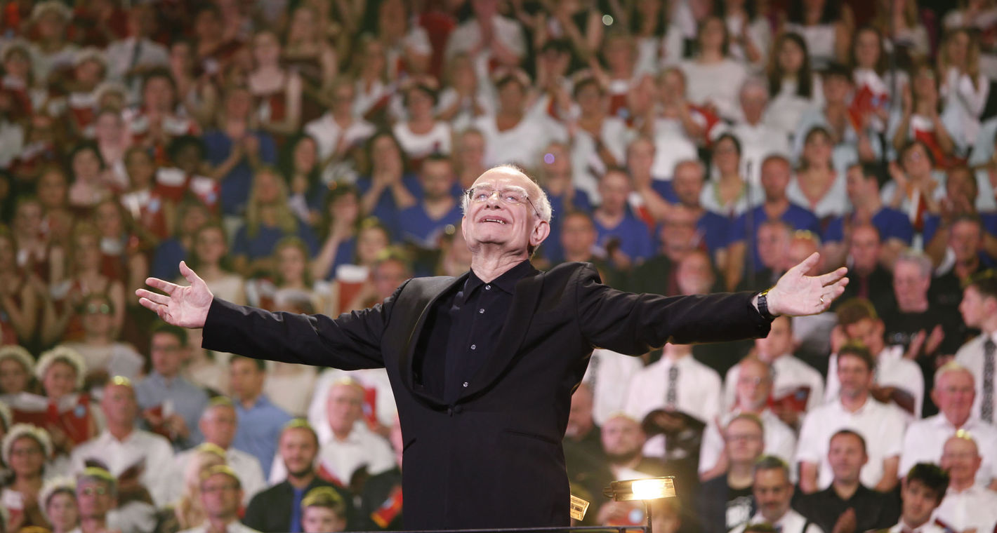 一个合唱团最多能有多少名歌手? 一个合唱团最多能有多少名歌手?